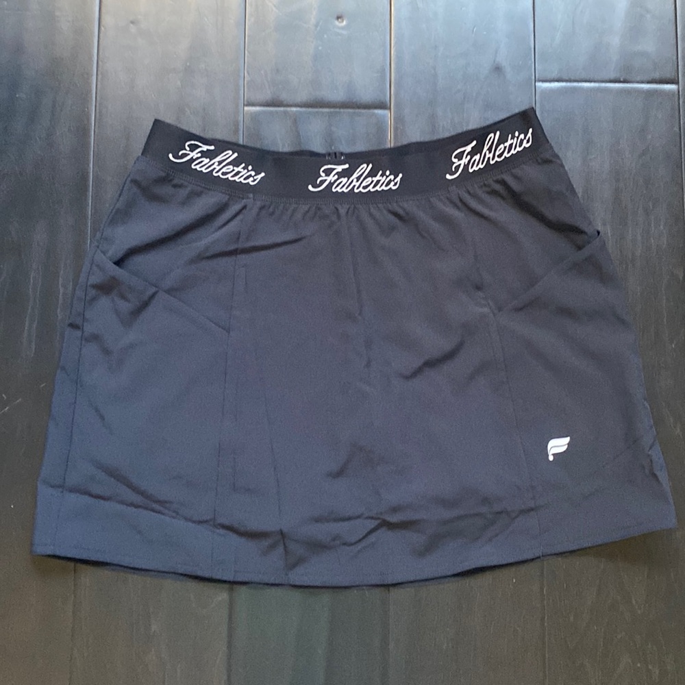 Last chance - NWT Fabletics Skort Black